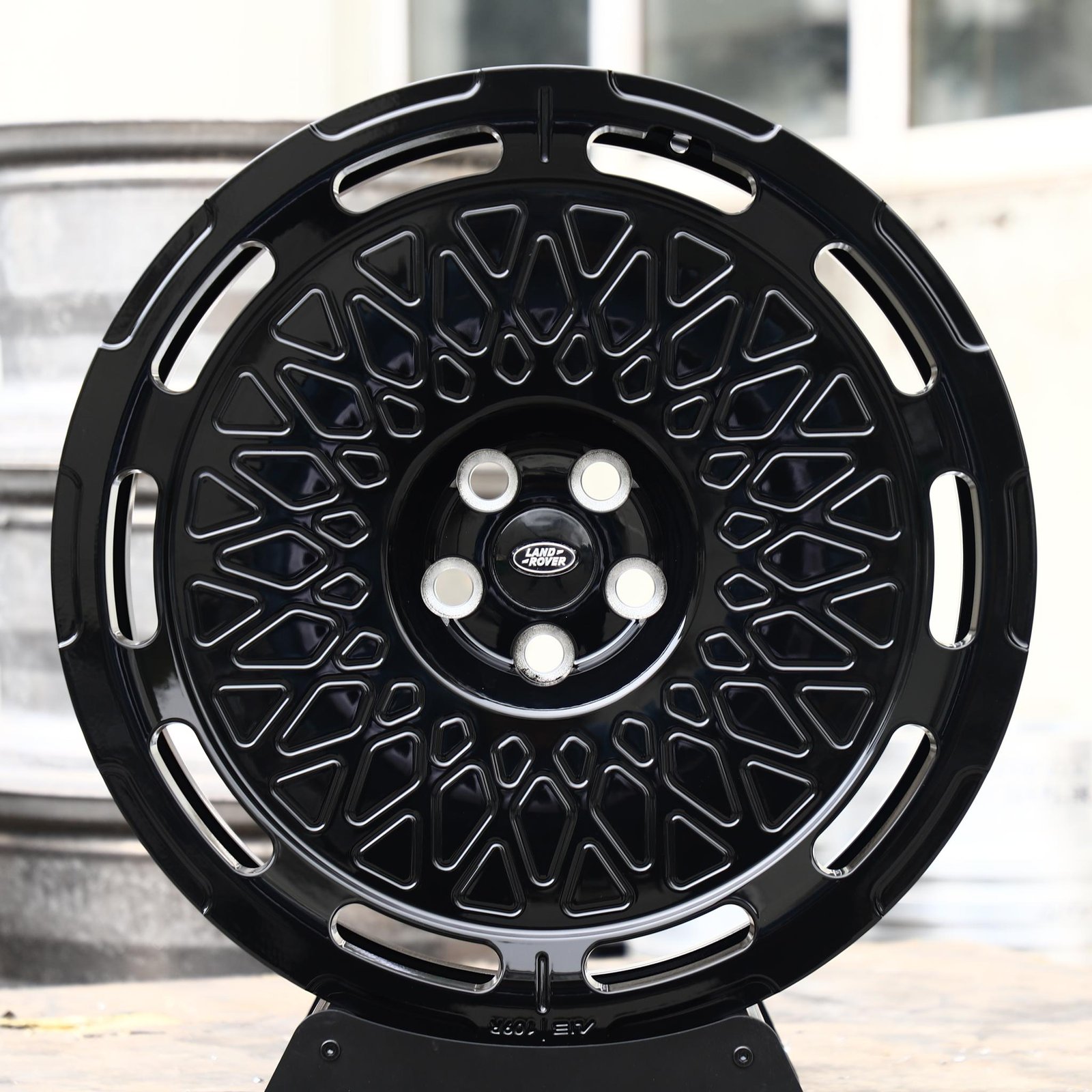 Land Rover Range Rover wheels – Gloss Black Lattice Mesh (Land Rover OEM-Style), front view