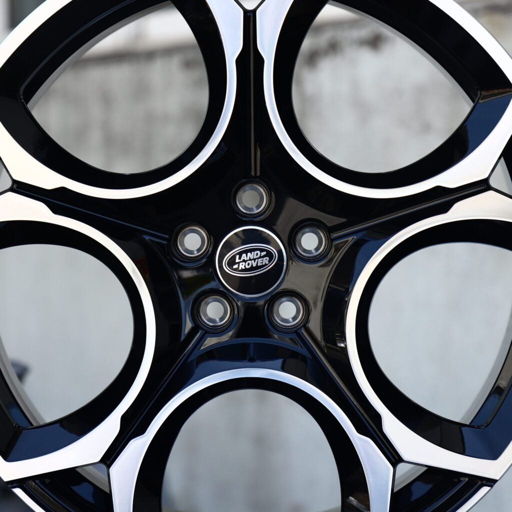 Land Rover Range Rover wheels – Gloss Black Machined 5-Spoke Petal (Land Rover OEM-Style), lip and barrel detail