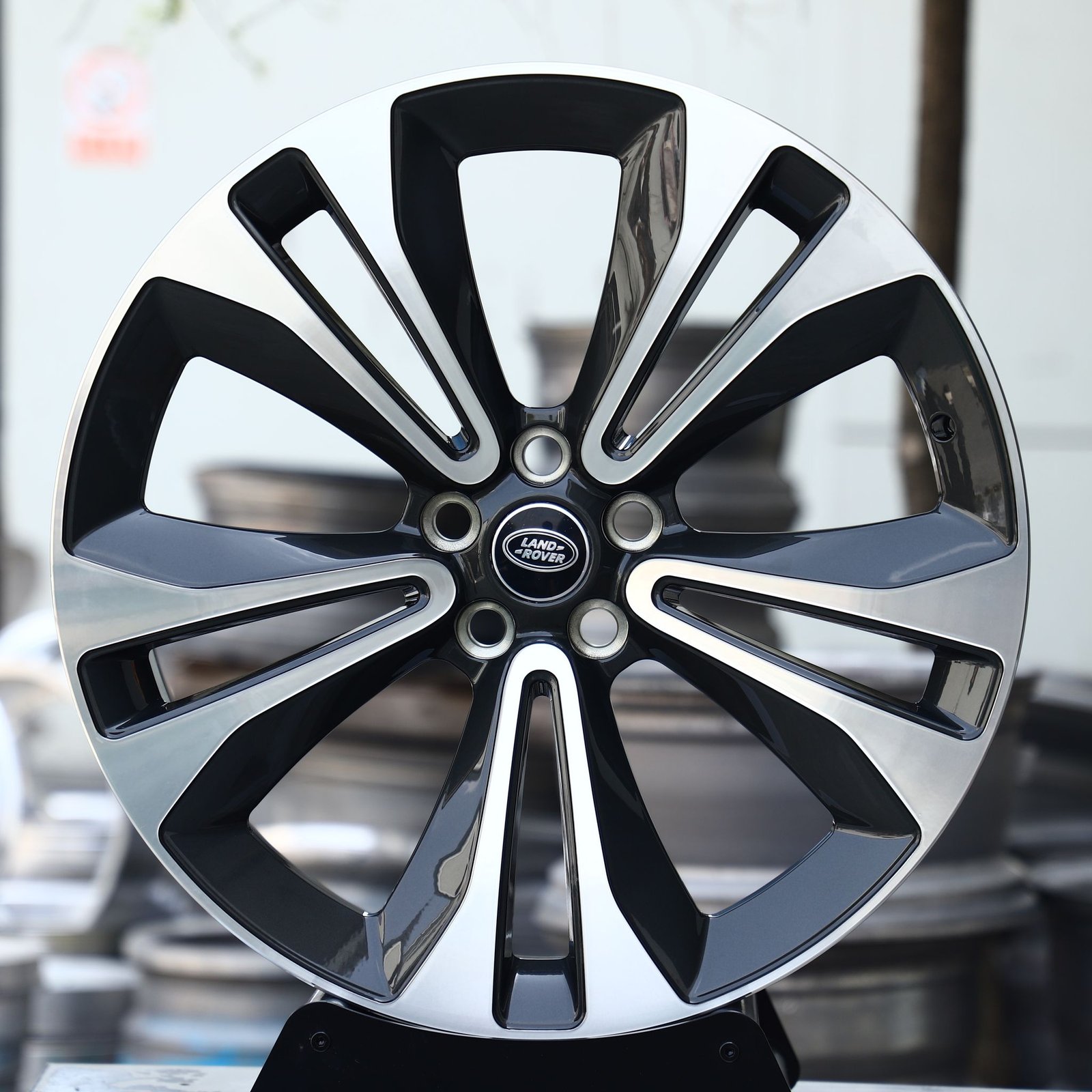 Land Rover Range Rover wheels – Gloss Black Machined Twin 5-Spoke (Land Rover OEM-Style), front view