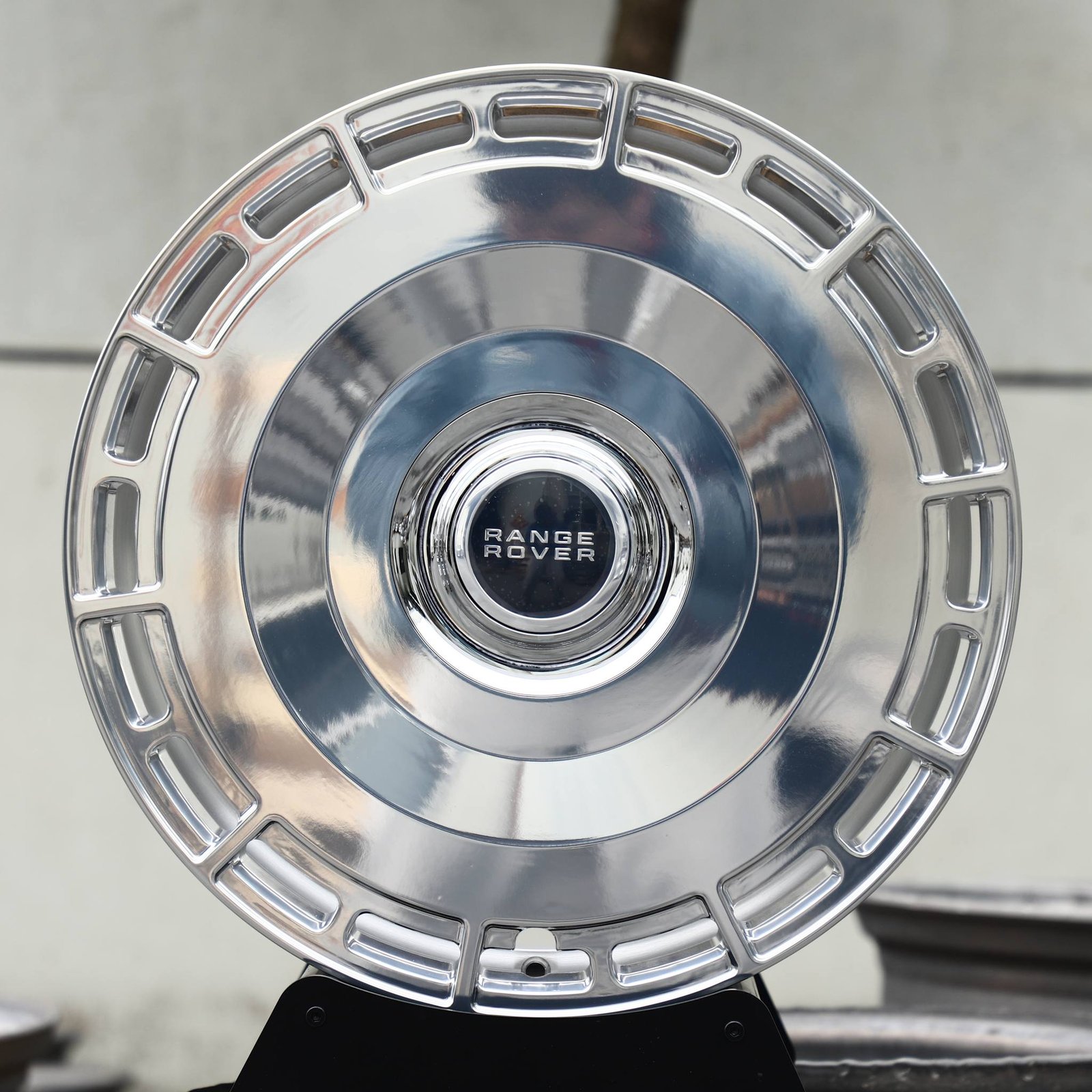 Land Rover Range Rover wheels – Polished Slotted Full-Face (Land Rover OEM-Style), front view