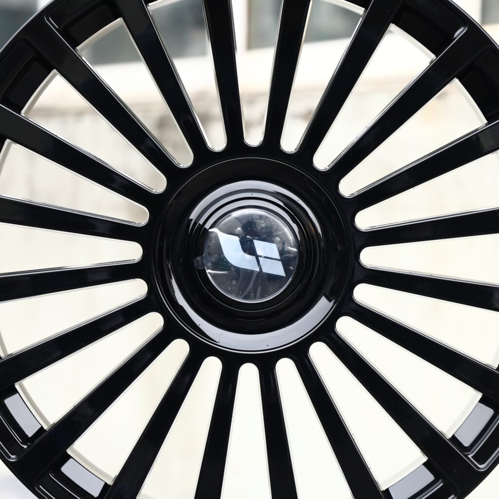 Land Rover Defender wheels – Gloss Black 20-Spoke, angled view