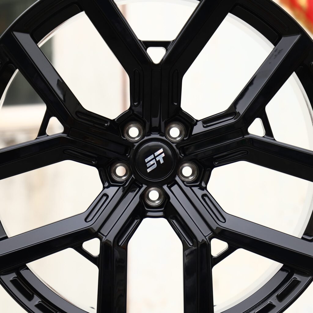 BMW M3 F80 wheels – Gloss Black 5 Y-Spoke, lip and barrel detail