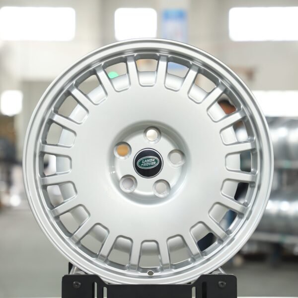 Land Rover Range Rover wheels – Gloss Silver Full-Face, front view