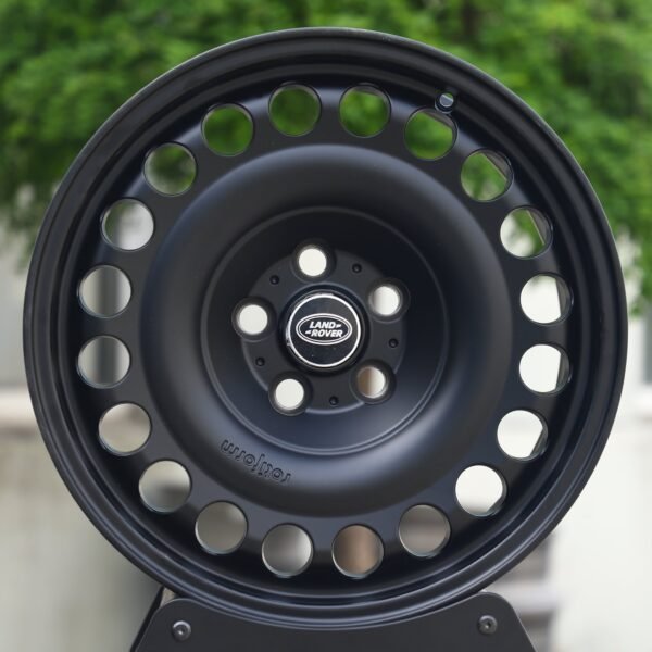 Land Rover Range Rover wheels – Matte Black Round-Hole Full-Face, front view