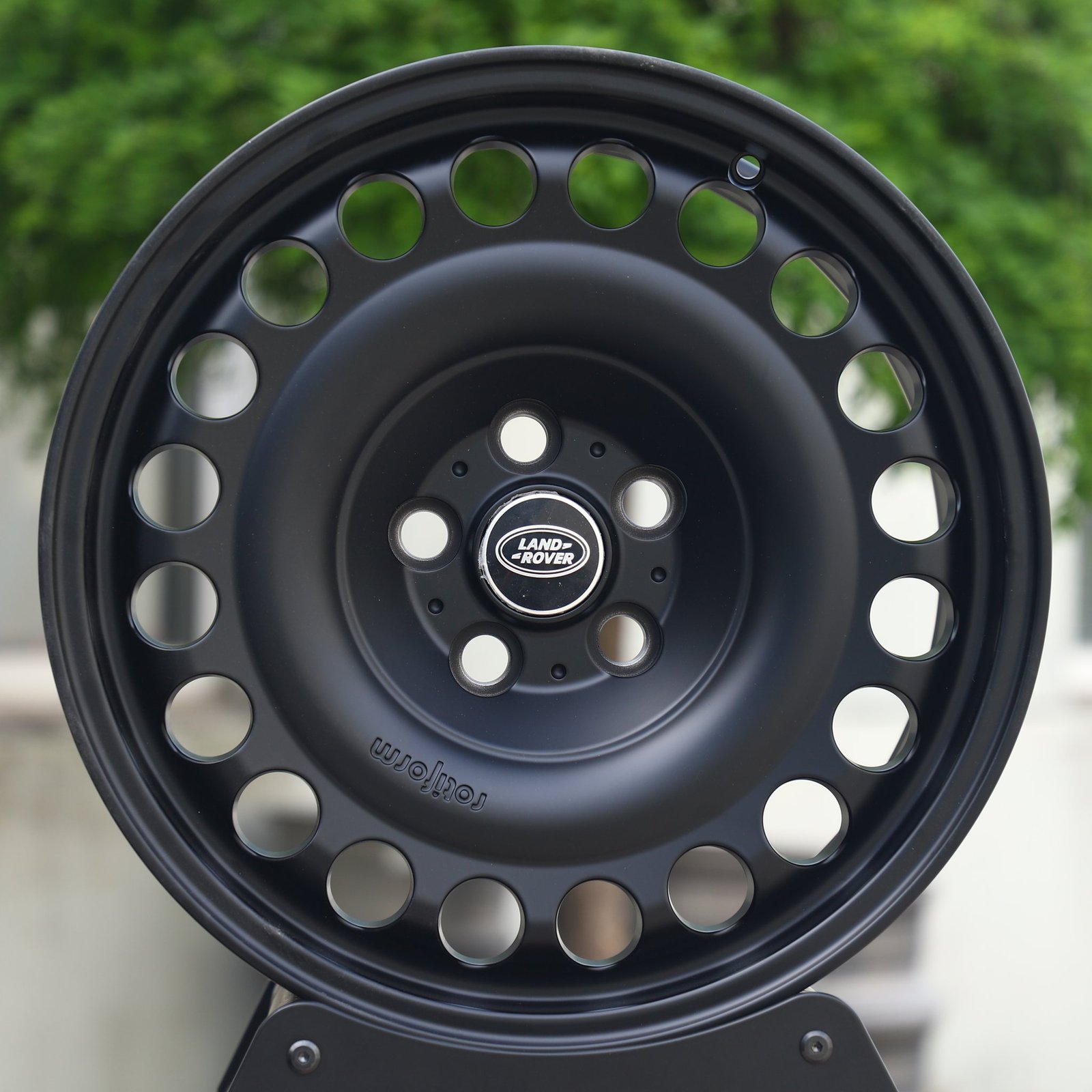 Land Rover Range Rover wheels – Satin Black Full-Face, front view