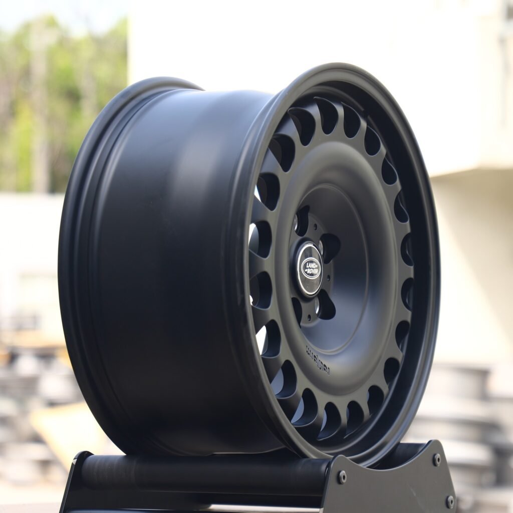Land Rover Discovery wheels – Satin Black Full-Face, lip and barrel detail