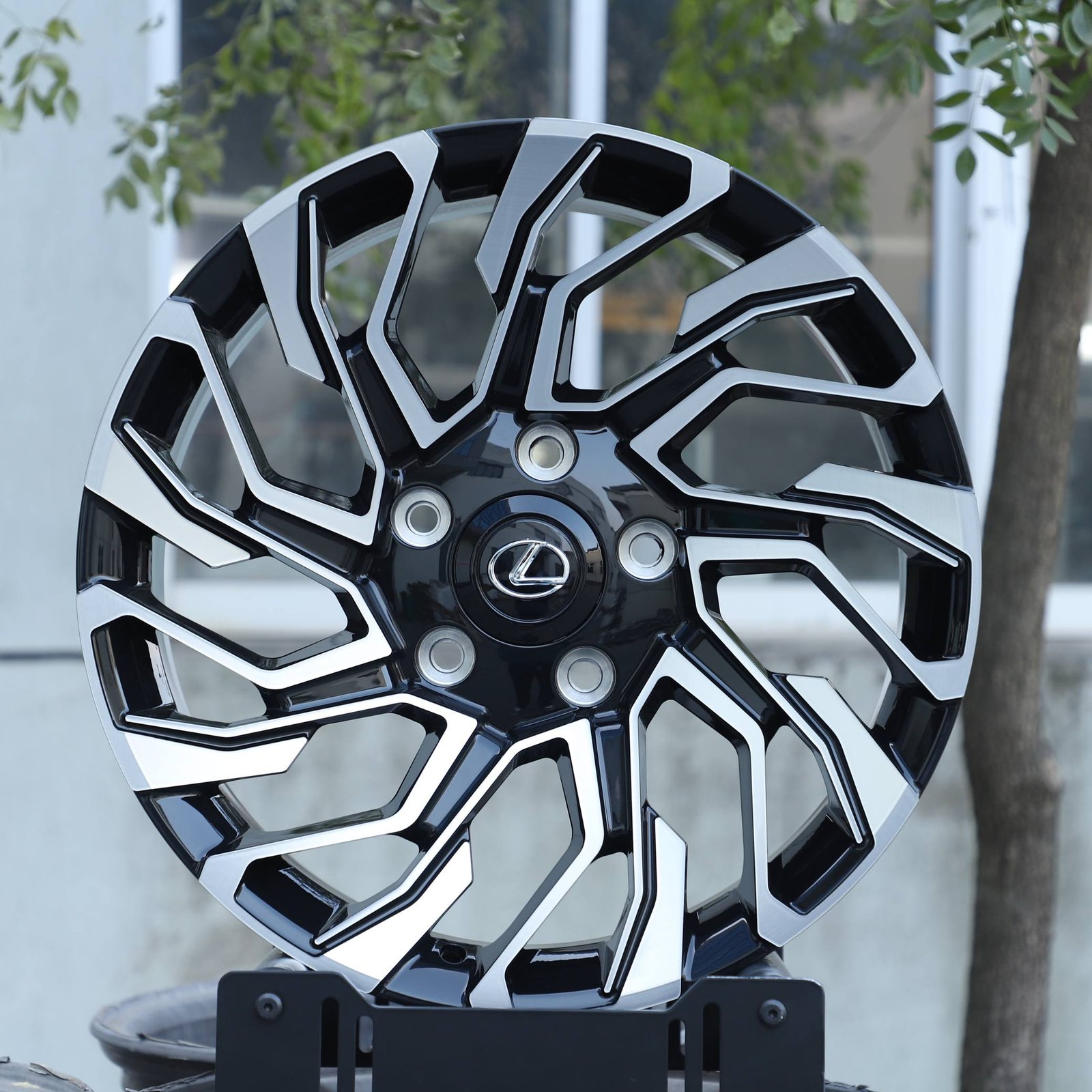 Lexus LS wheels – Matte Silver 5-Spoke Machined Face, front view