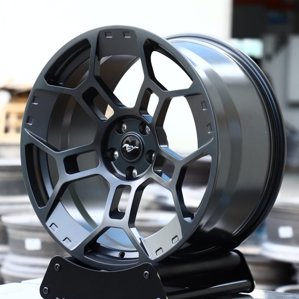 Ford Explorer wheels – Light Gunmetal 5 Y-Spoke (Ford Mustang OEM-Style), angled view