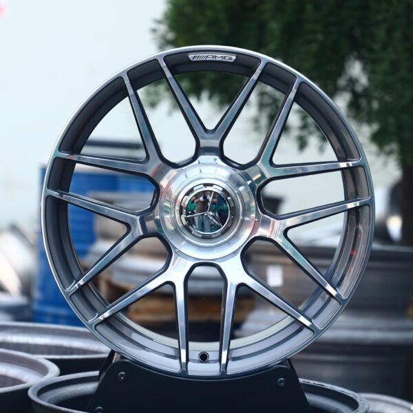 Mercedes-Benz E-Class W213 wheels – Light Gunmetal 7 Y-Spoke Machined Face (Mercedes-Benz OEM-Style), front view