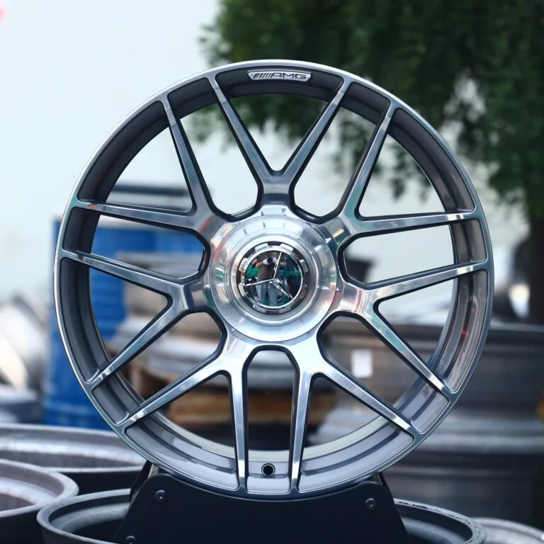 Mercedes-Benz E-Class W213 wheels – Light Gunmetal 7 Y-Spoke Machined Face (Mercedes-Benz OEM-Style), front view
