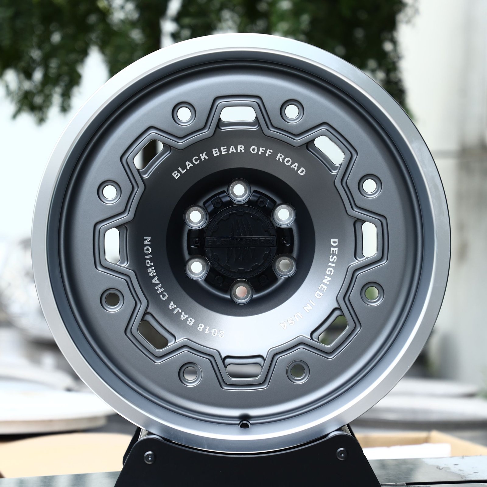 Toyota 4Runner wheels – Light Gunmetal / Gray Deep Lip, front view