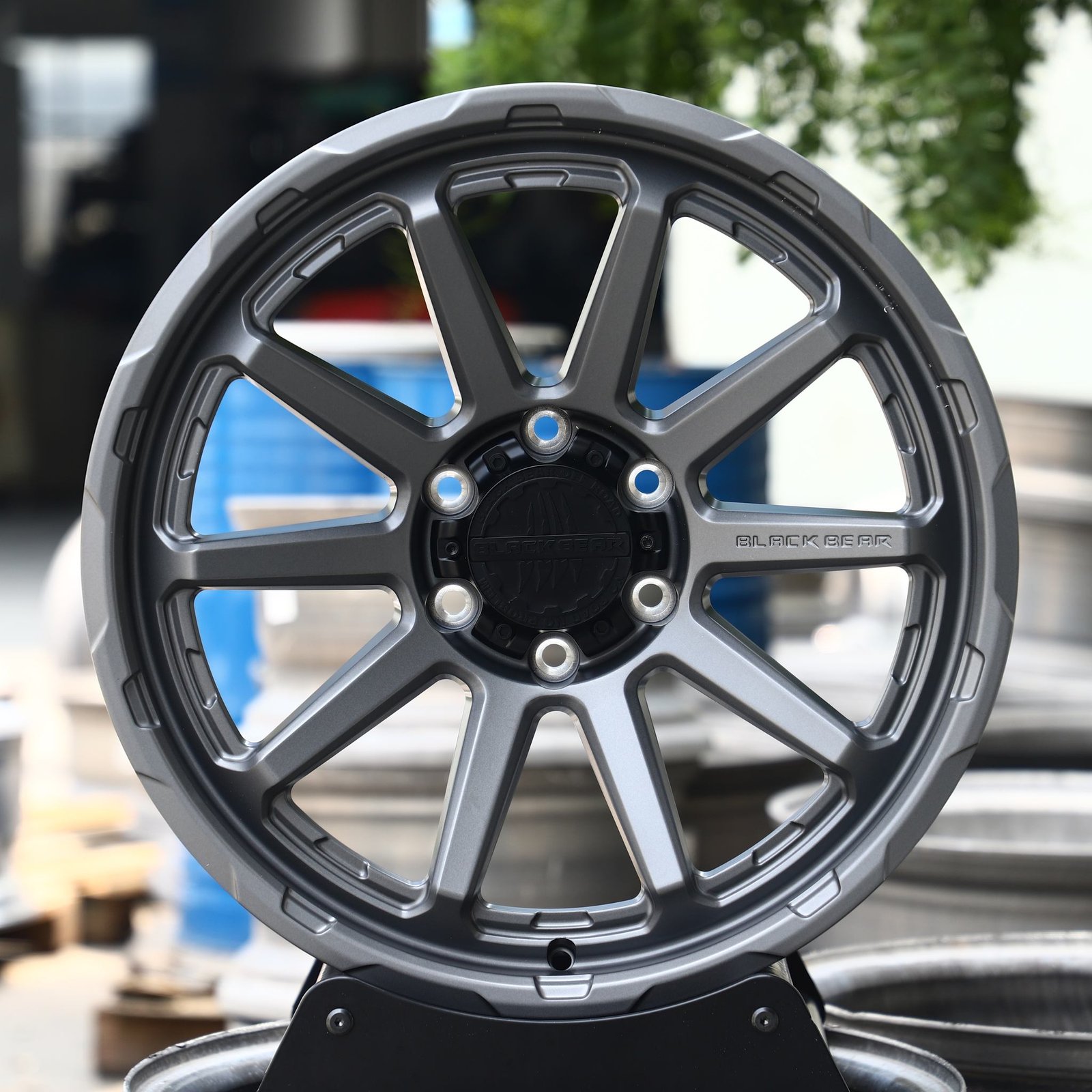 Toyota 4Runner wheels – Light Gunmetal / Gray Deep Lip, front view