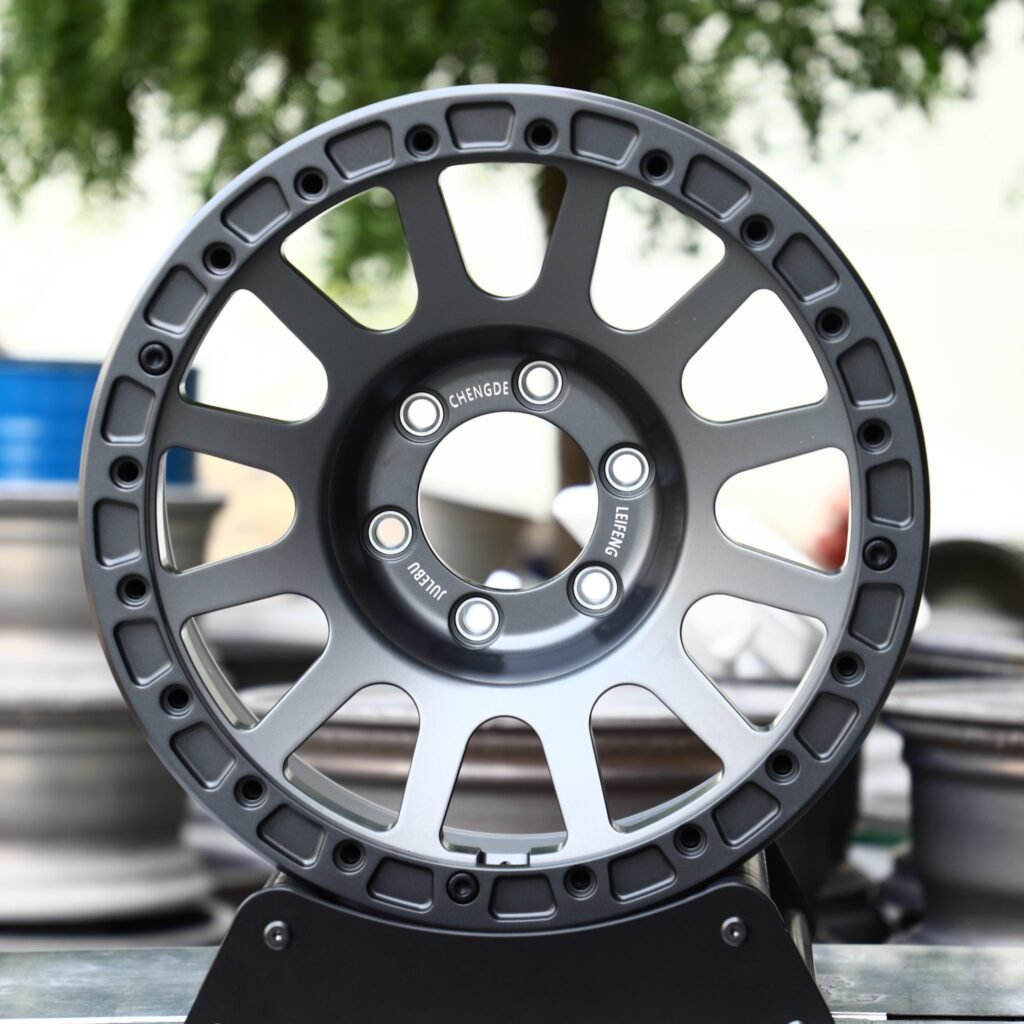 Toyota 4Runner wheels – Light Gunmetal / Gray, front view