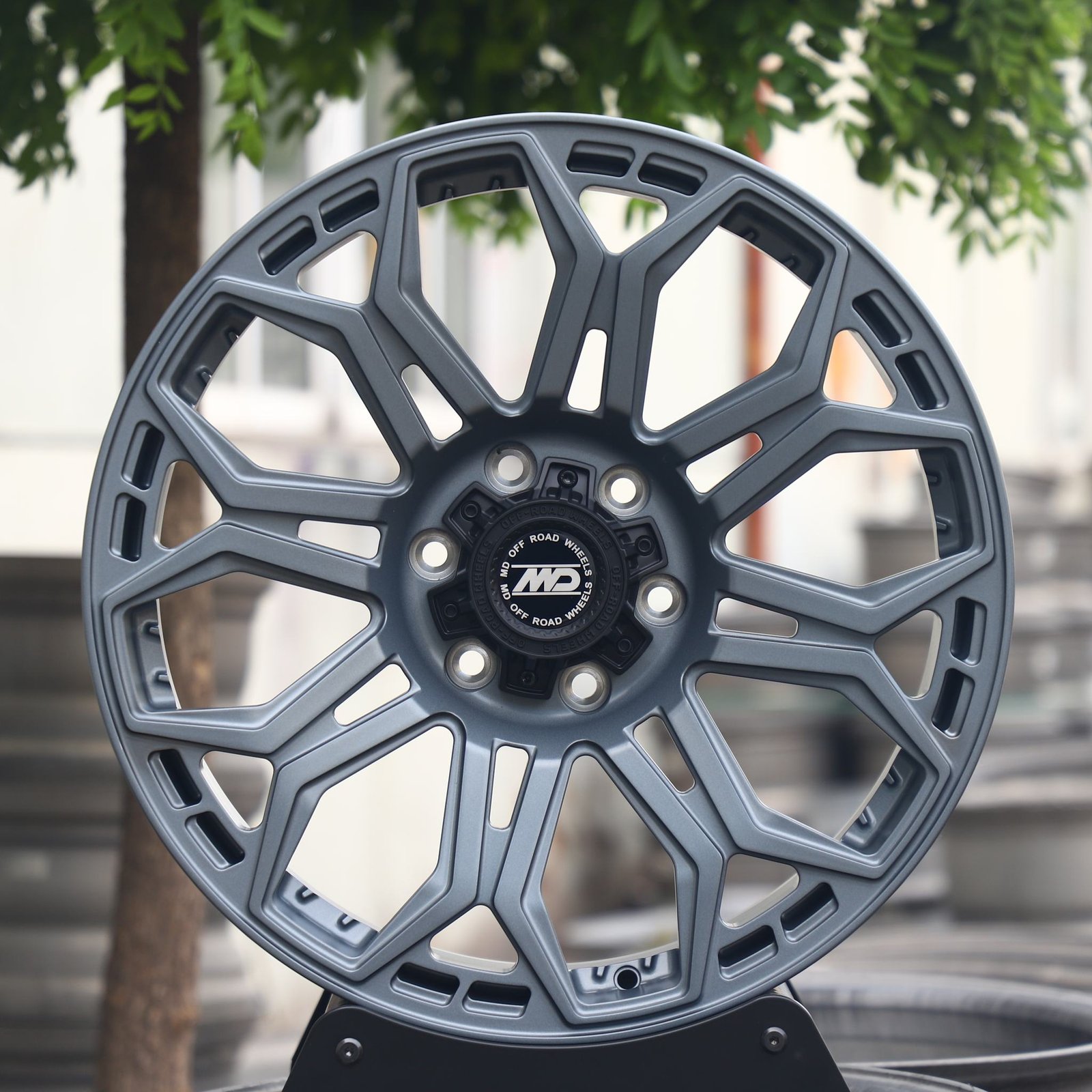Toyota 4Runner wheels – Light Gunmetal Petal, front view
