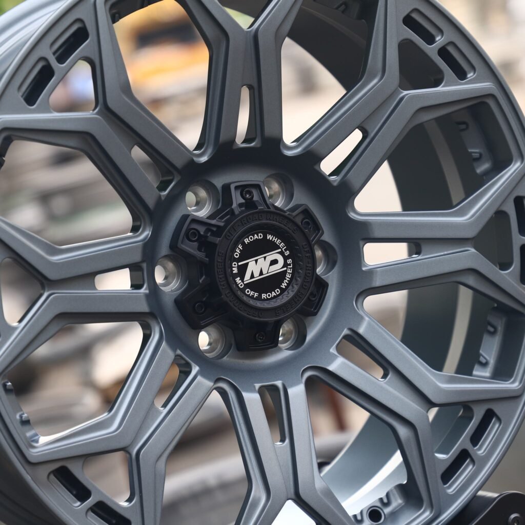 Chevrolet Silverado 1500 wheels – Light Gunmetal Petal, lip and barrel detail