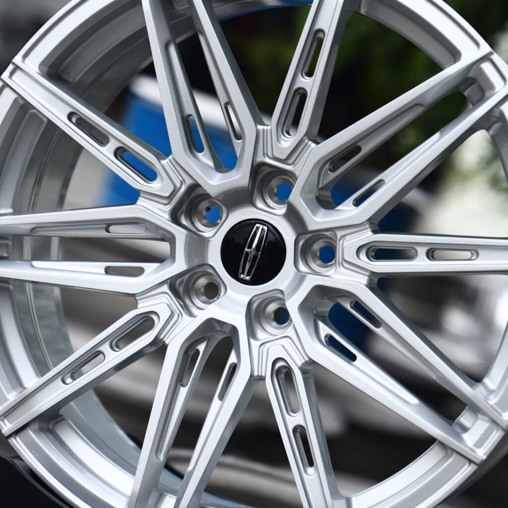Lincoln Style Bright Silver 5 W-Spoke Side-Milled Forged Wheels - Lincoln Continental / Lincoln Aviator Fitment (5-Lug) view 4
