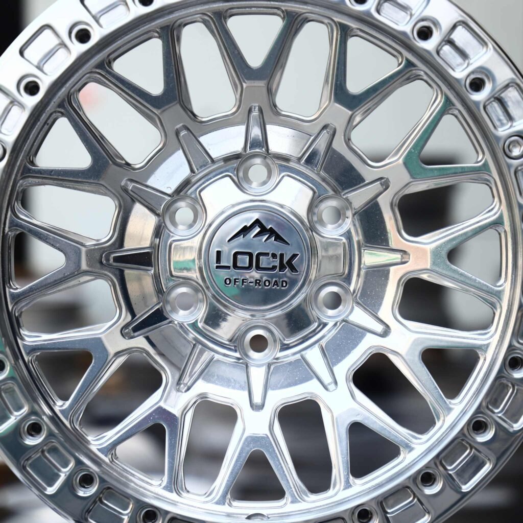Toyota Tacoma wheels – Lock -Style Mirror Polished Mesh Beadlock (Lock Off-Road-Style), lip and barrel detail