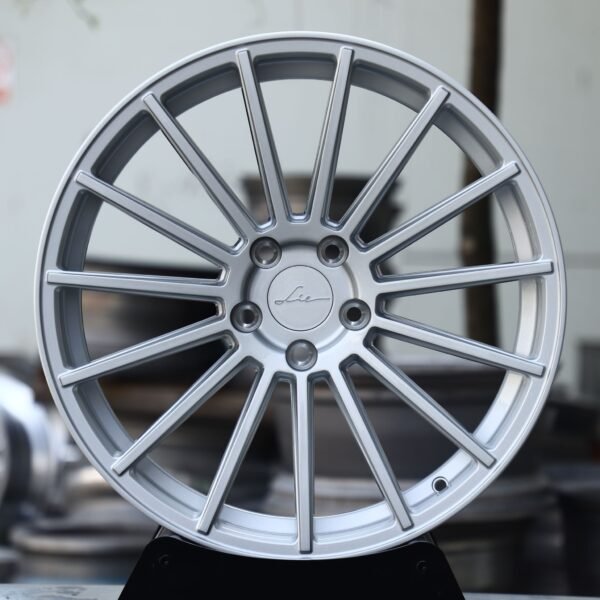 Mercedes-Benz E-Class wheels – Hyper Silver Multi-Spoke (Lorinser-Style), front view