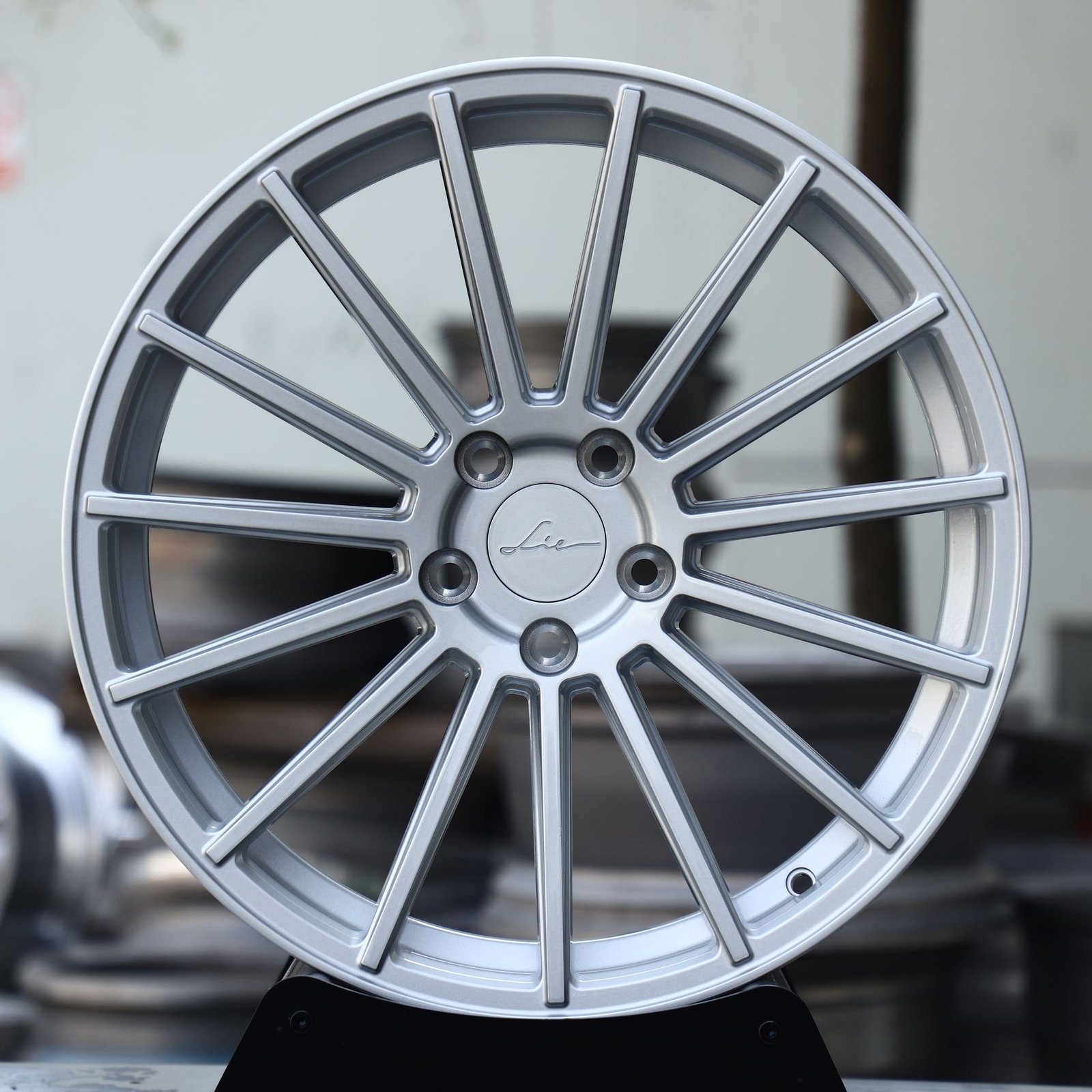 Mercedes-Benz E-Class wheels – Hyper Silver Multi-Spoke (Lorinser-Style), front view