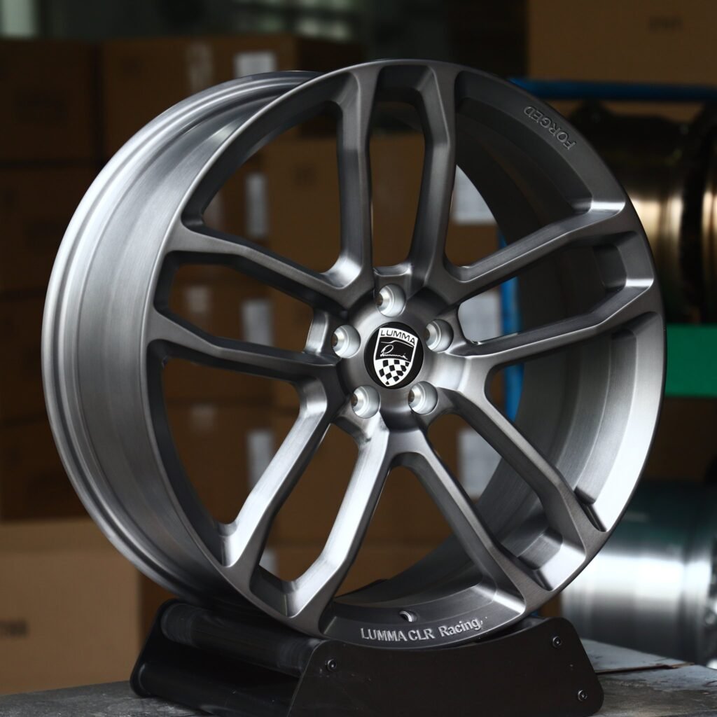 BMW M3 wheels – Gunmetal 5 Y-Spoke (Lumma-Style), angled view