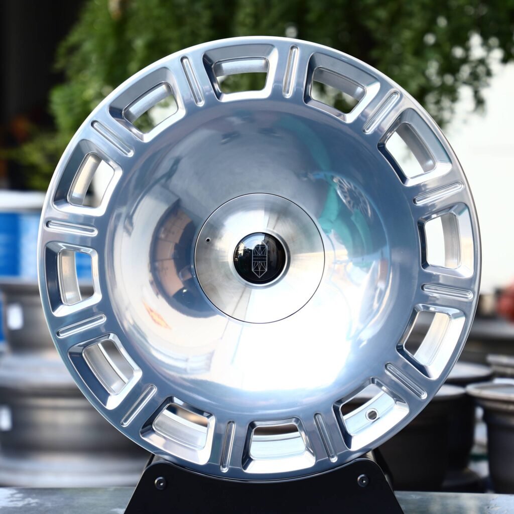 AITO M9 wheels – Silver Full-Face, front view