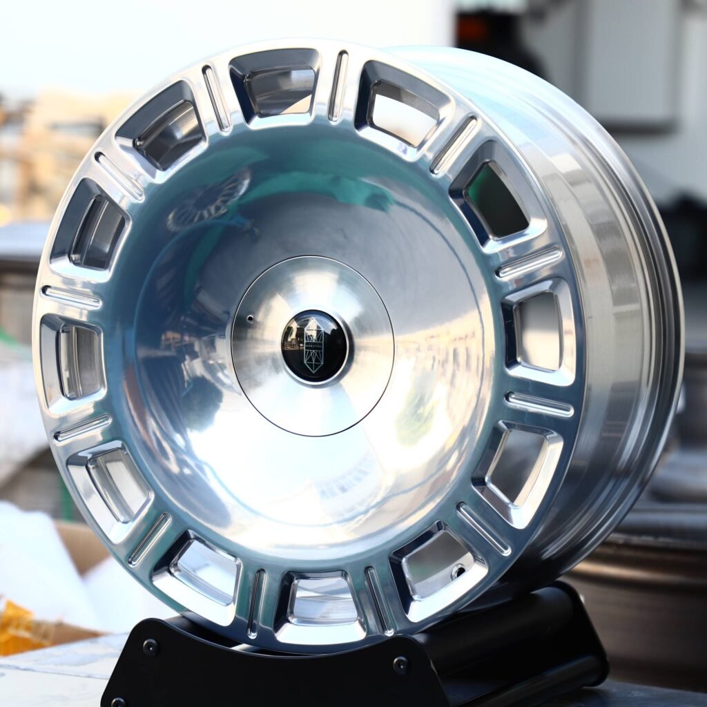 AITO M7 wheels – Silver Full-Face, angled view