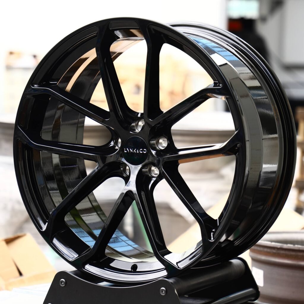 Lynk & Co Style Gloss Black 5 Y-Spoke Forged Wheels - Lynk & Co 01 / Volvo S60 Fitment (5-Lug) view 2