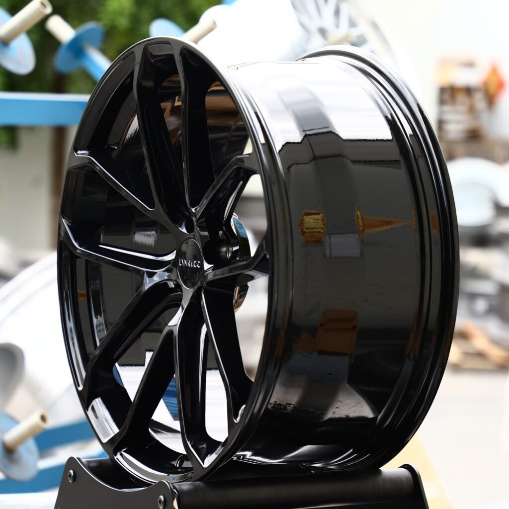 Lynk & Co Style Gloss Black 5 Y-Spoke Forged Wheels - Lynk & Co 01 / Volvo S60 Fitment (5-Lug) view 3