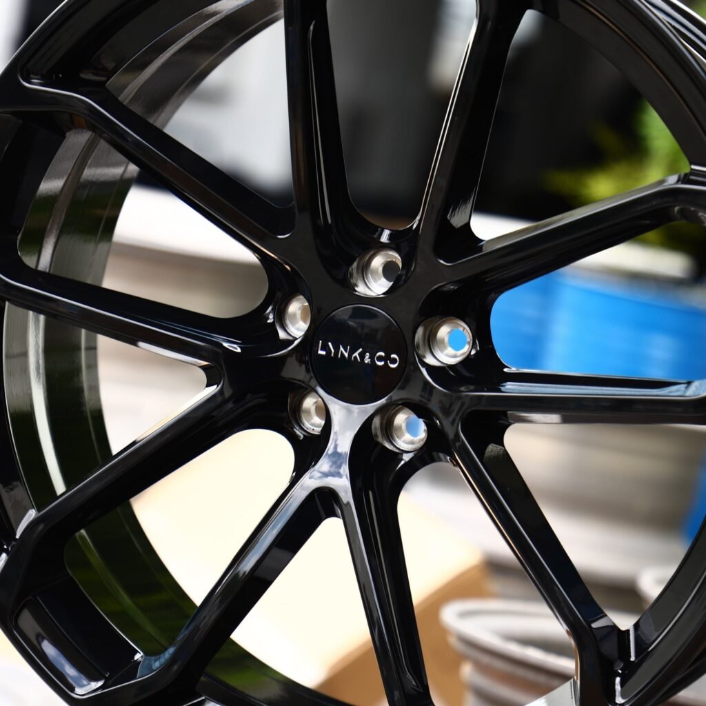 Lynk & Co Style Gloss Black 5 Y-Spoke Forged Wheels - Lynk & Co 01 / Volvo S60 Fitment (5-Lug) view 4