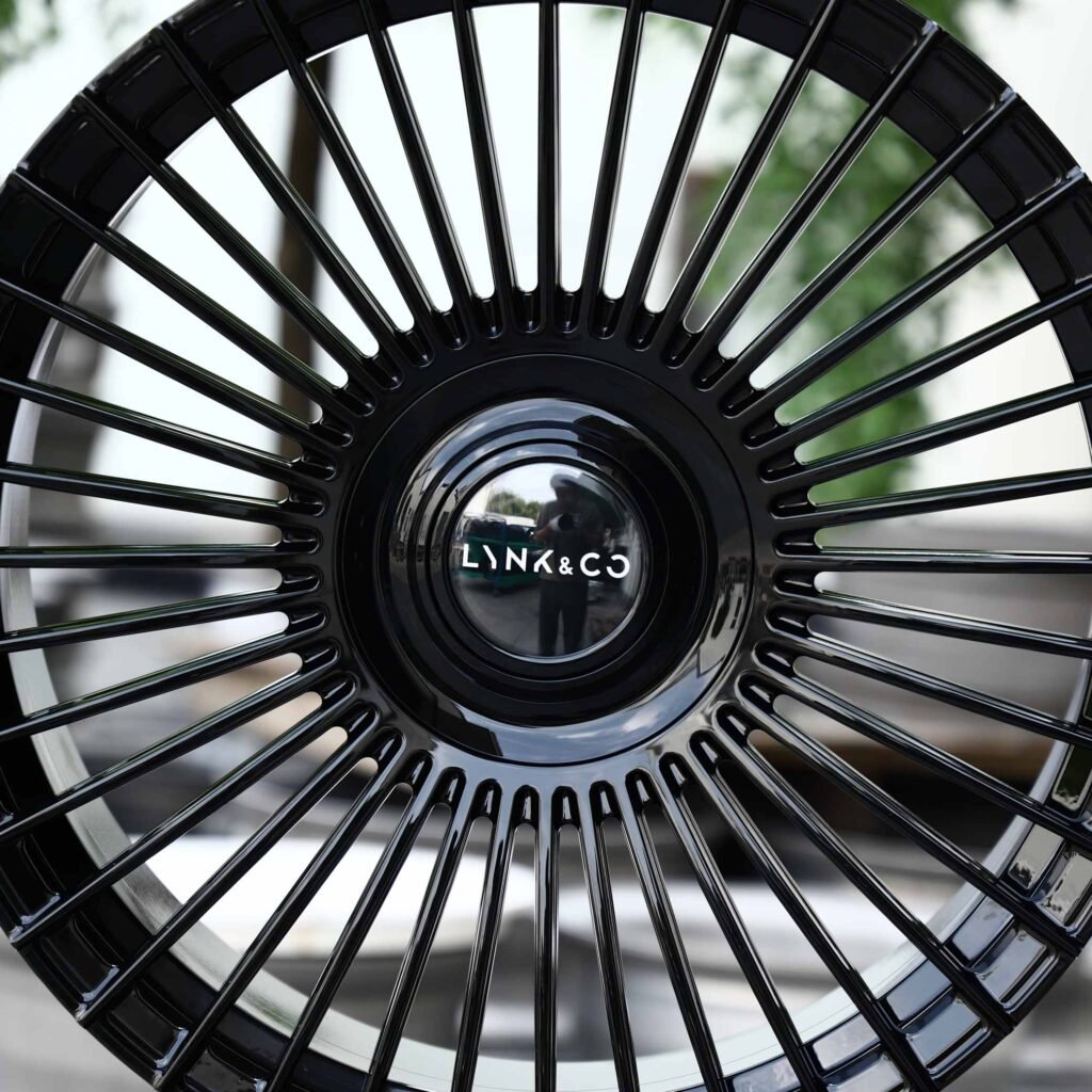 Lynk & Co Style Gloss Black Multi-Spoke Forged Wheels - Lynk & Co 01 / Volvo S60 Fitment (5-Lug) view 4