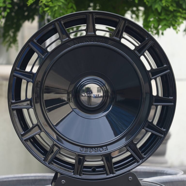 Кованые диски на Rolls-Royce Cullinan — Кованый диск, в стиле Mansory, глянцевый чёрный