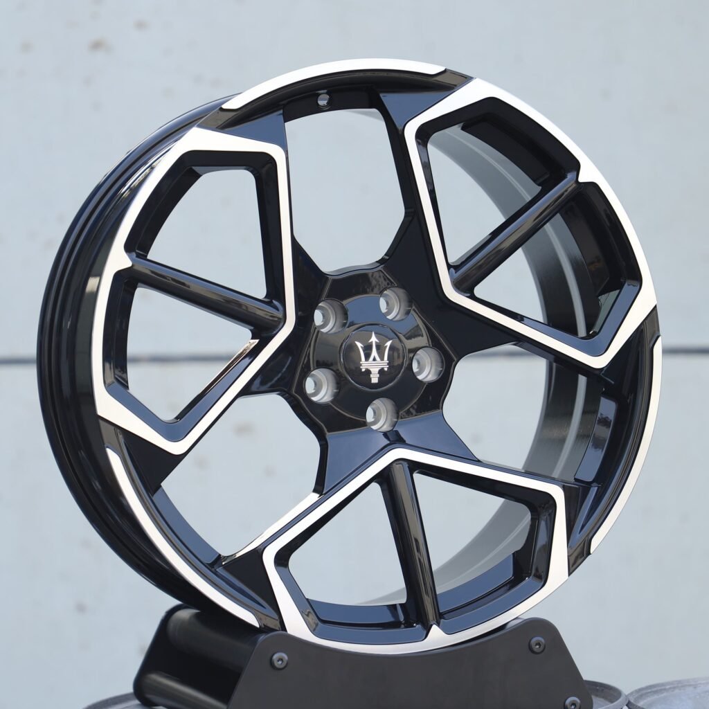 Maserati Levante wheels – Matte Silver 5-Spoke Machined Face, angled view