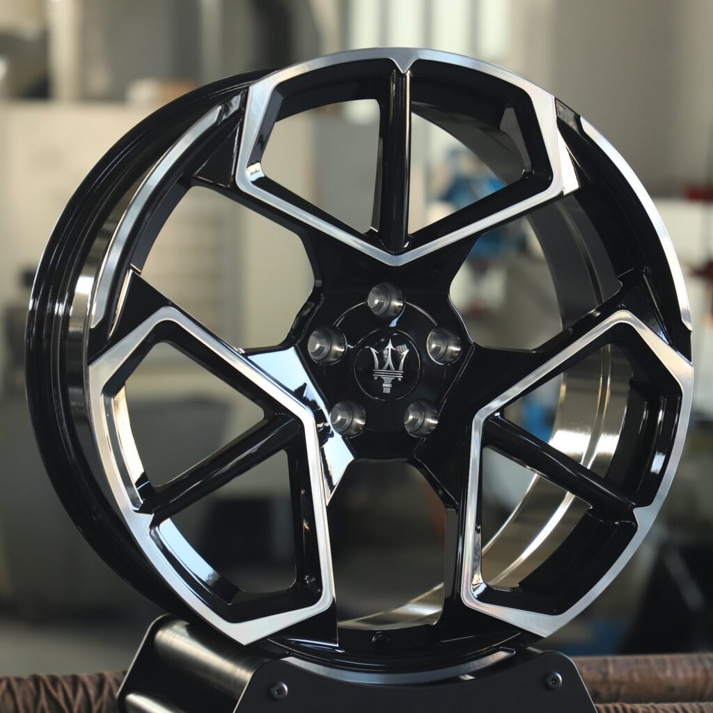 Maserati Levante wheels – Matte Silver Petal-Spoke Machined Face, angled view