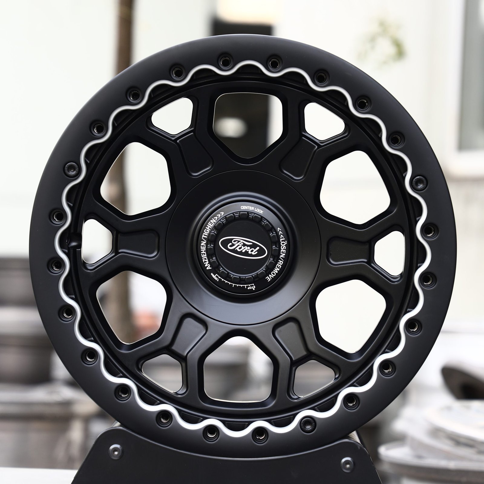 Ford F-150 wheels – Matte Black 10-Spoke, front view