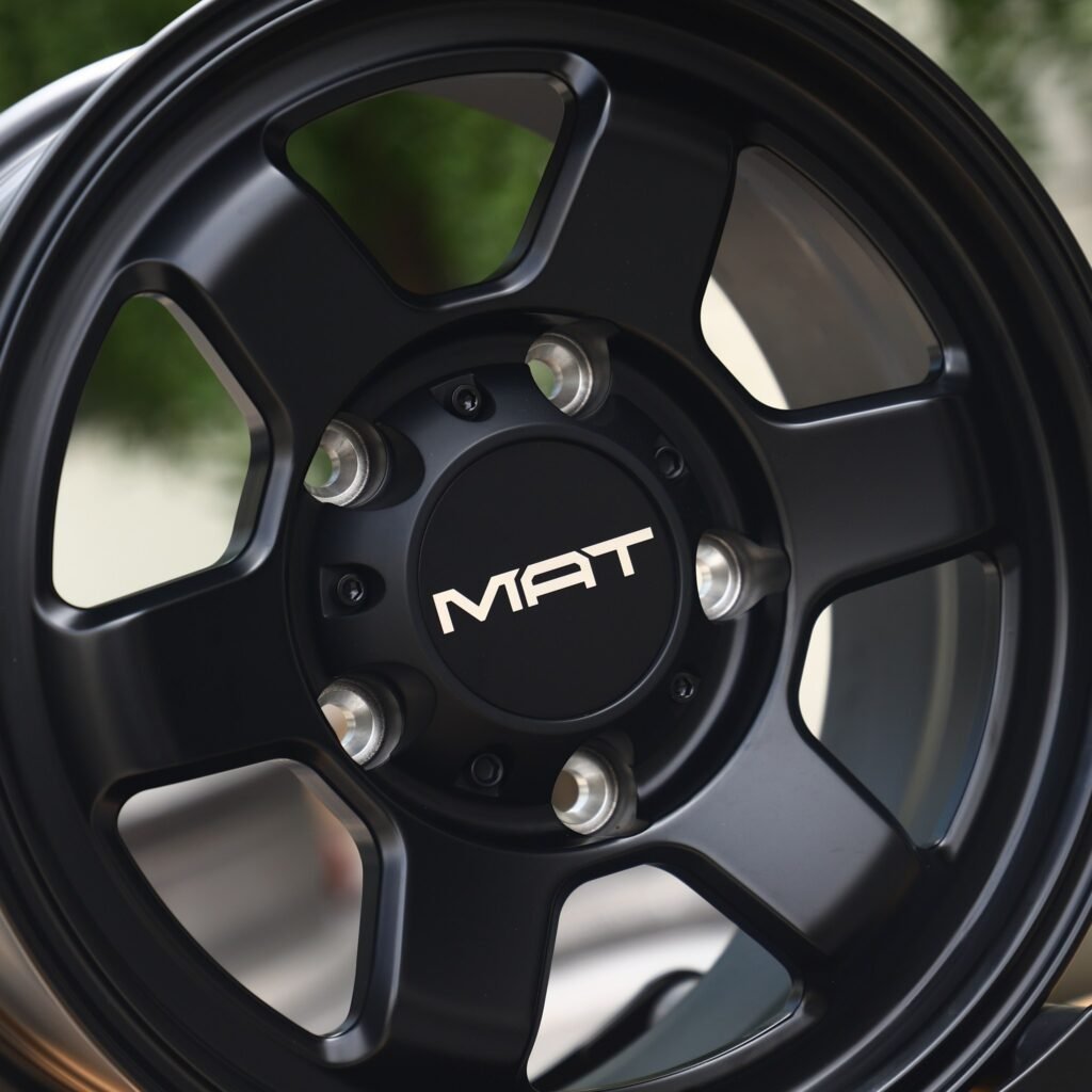 Chevrolet Silverado 1500 wheels – Matte Black 6-Spoke Deep Lip, lip and barrel detail