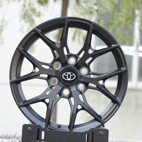Toyota Land Cruiser wheels – Matte Black 6 Y-Spoke, front view