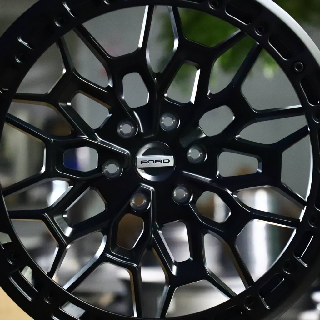 Ford Ranger wheels – Matte Black, lip and barrel detail
