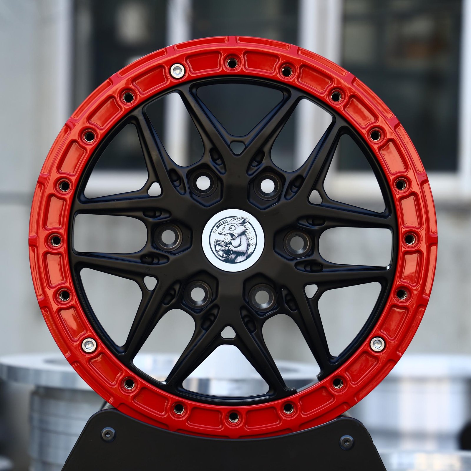 Ford F-150 wheels – Matte Black / Red 6 Y-Spoke, front view