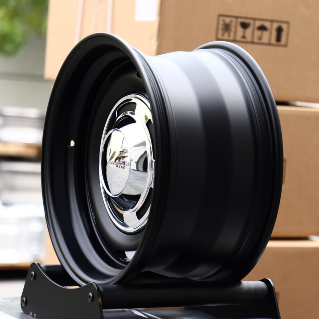 Matte Black Semi-Full-Face Forged Wheels - Jeep Wrangler / Toyota Land Cruiser Fitment (5-Lug) – Design 2 view 3