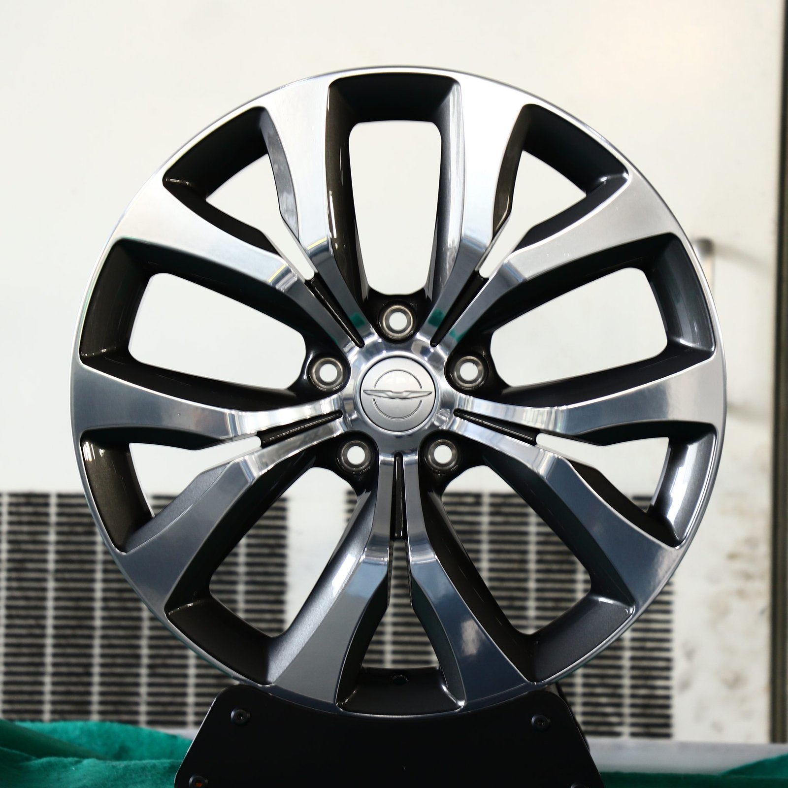 Jeep Wrangler wheels – Matte Black Split, front view