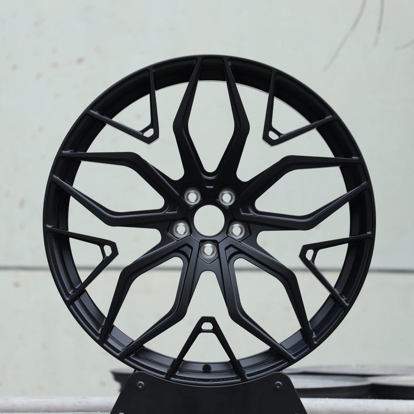 Audi A6 wheels – Matte Black Split-Spoke, front view