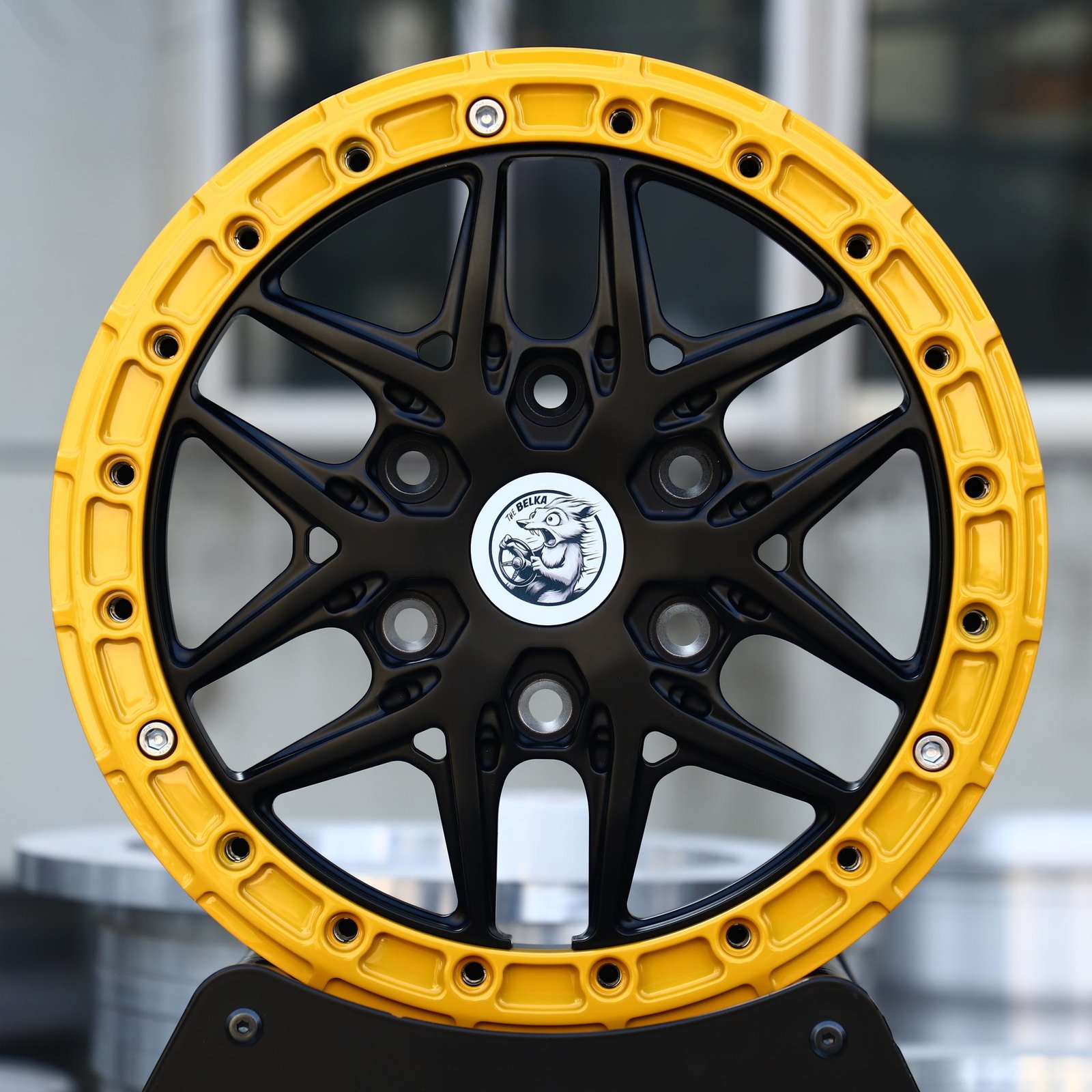 Ford F-150 wheels – Matte Black / Yellow 6 Y-Spoke, front view