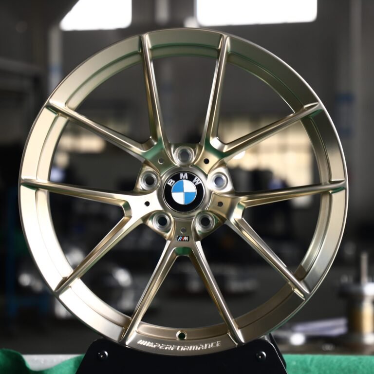 Кованые диски на BMW M5 — Кованый диск — 5 Y-образных спиц, золотой