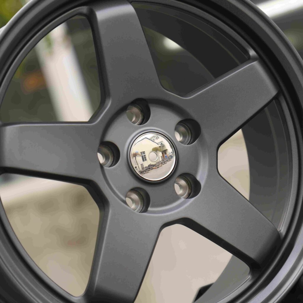 Audi A4 B9 wheels – Matte Gunmetal 5-Spoke, lip and barrel detail