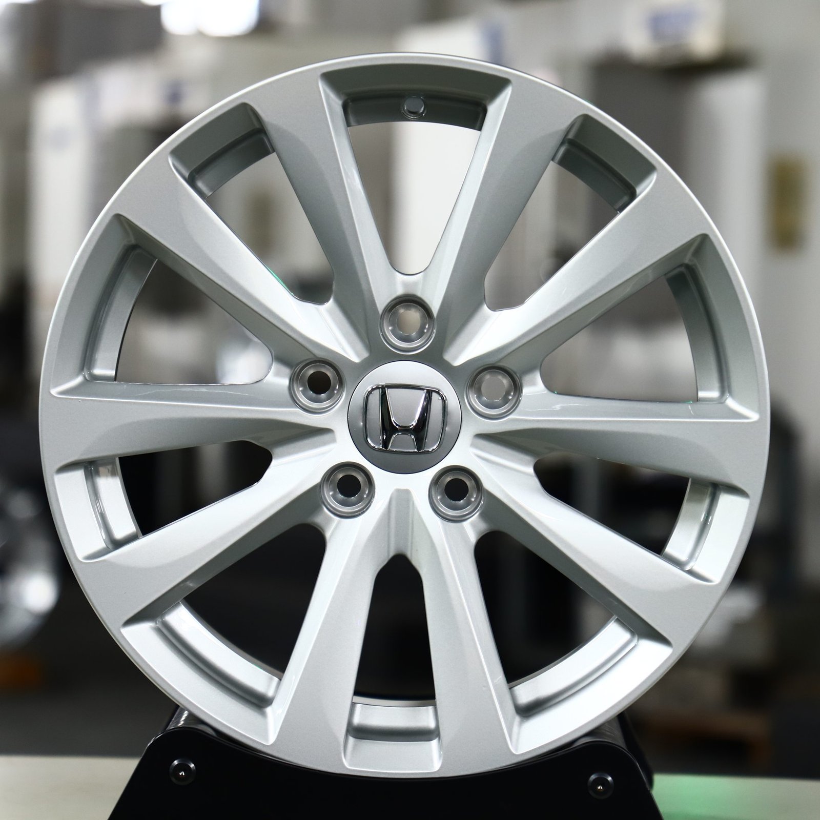 Honda Civic wheels – Matte Silver 10-Spoke, front view