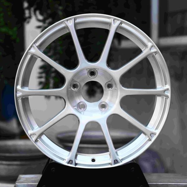 Toyota GR86 wheels – Matte Silver 10-Spoke, front view