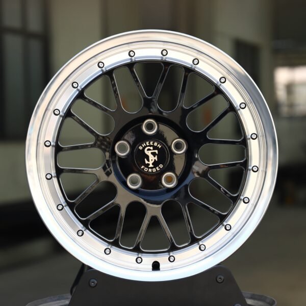 Porsche 911 wheels – Gloss Black Multi-Spoke Riveted Polished Deep Lip, front view