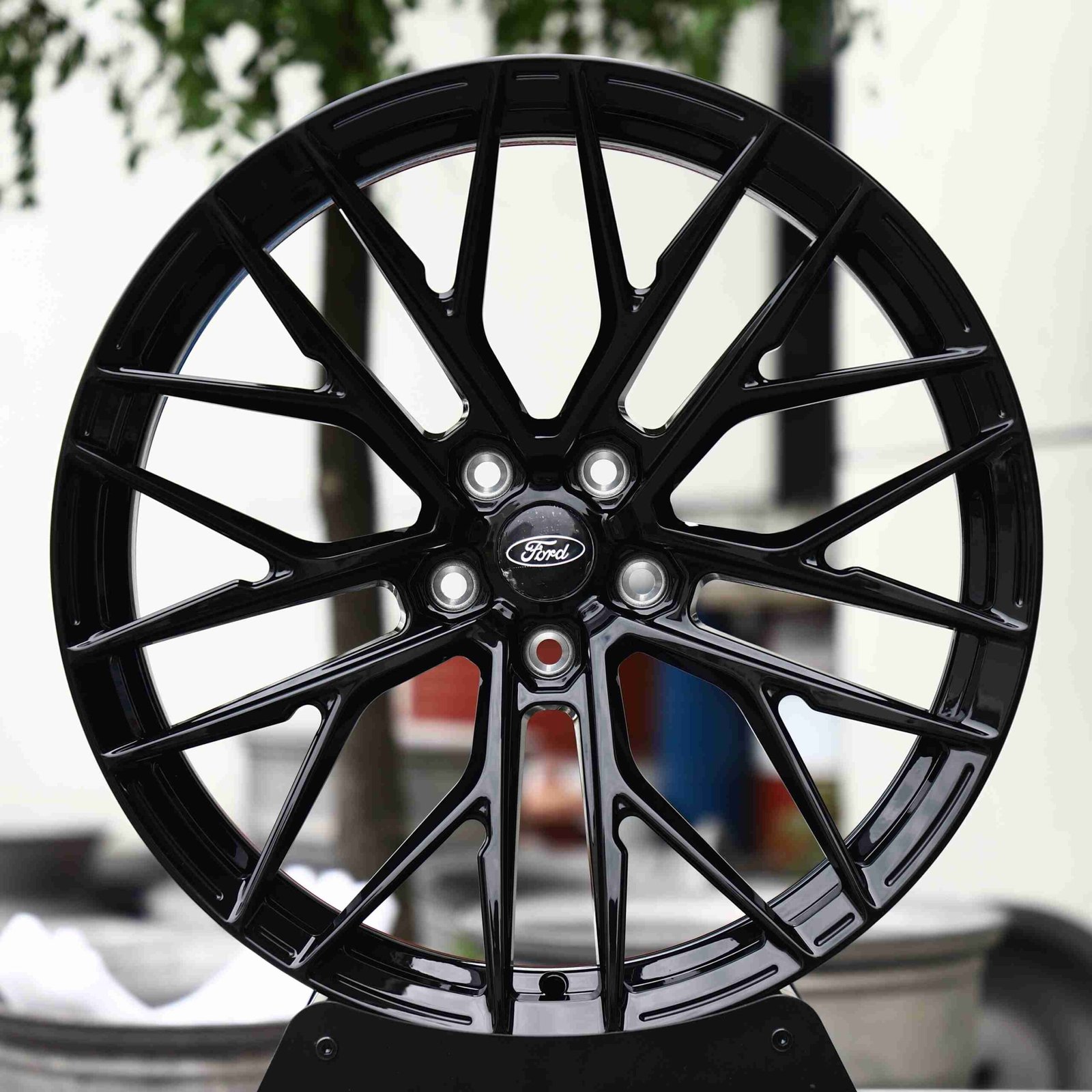 Ford Mustang wheels – Matte Silver 10 Y-Spoke, front view