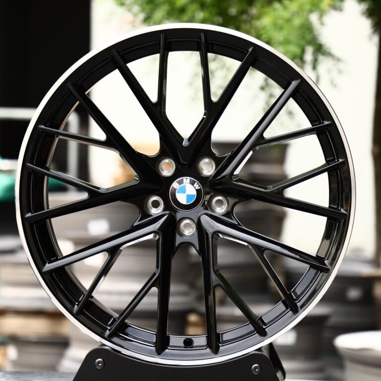 Кованые диски на BMW M2 — Кованый диск — 10 Y-образных спиц, серебристый