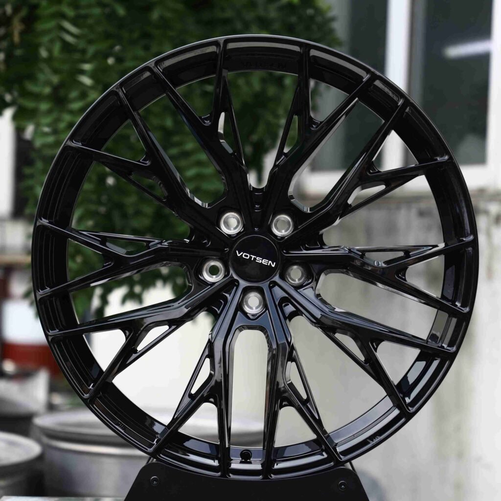 Porsche 911 wheels – Matte Silver 10 Y-Spoke Side-Milled (Vossen-Style), front view